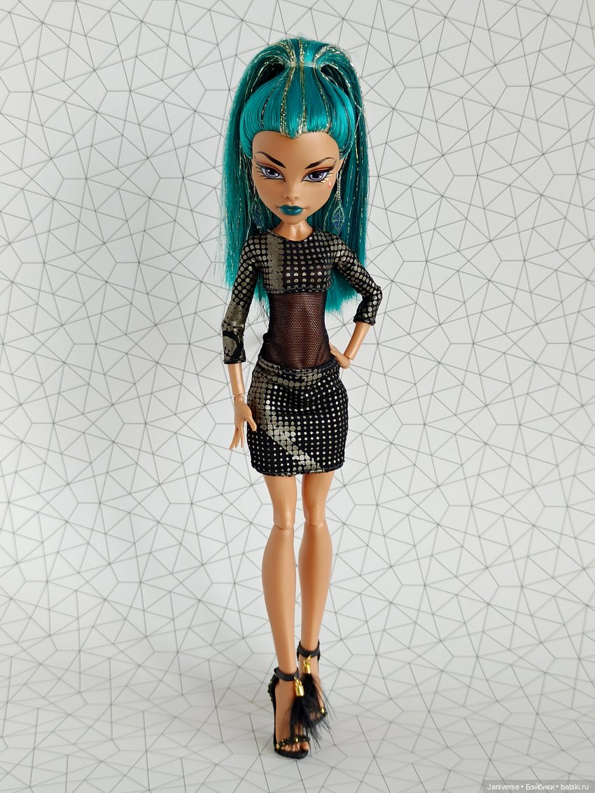 Старшие монстро дивы, моя Нефера де Нил в Джимми Чу и не только (фото 3)