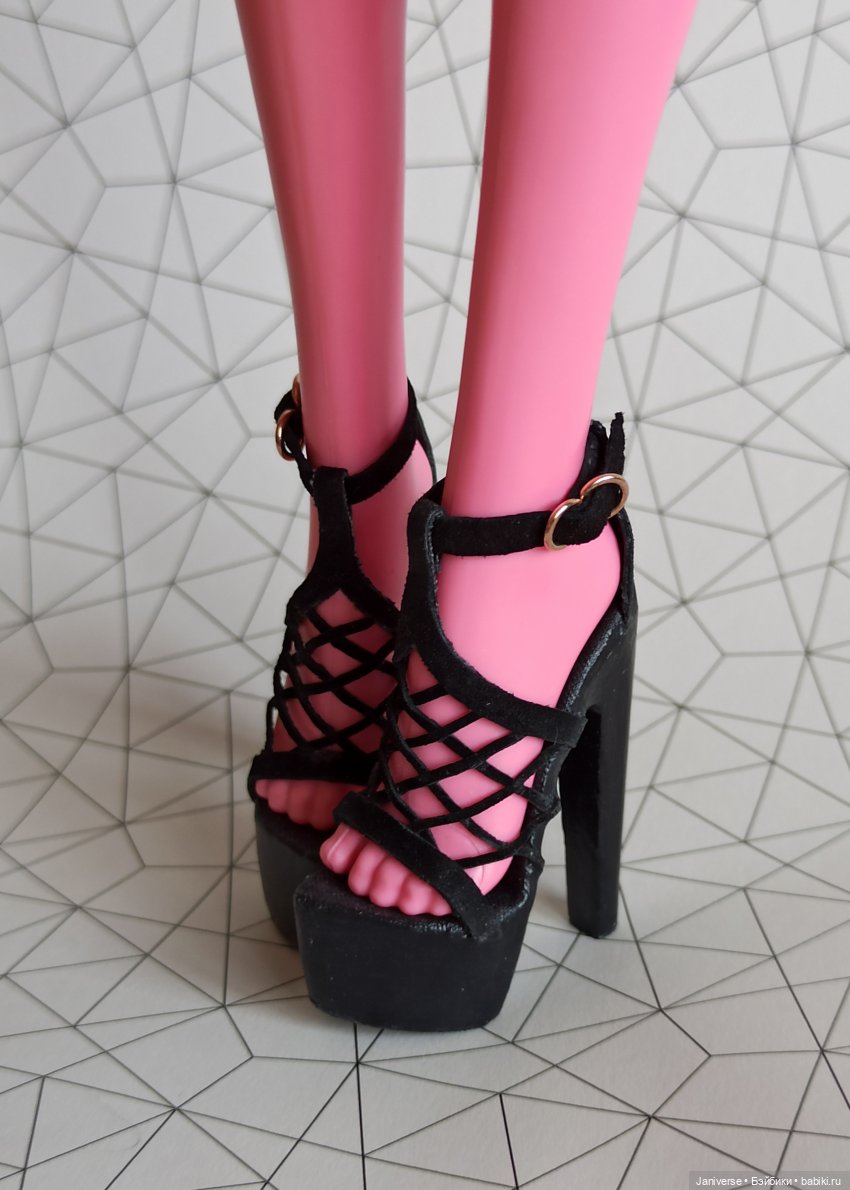 Любимая модель гигантесса Гулиопа Джелингтон, Gooliope Jellington