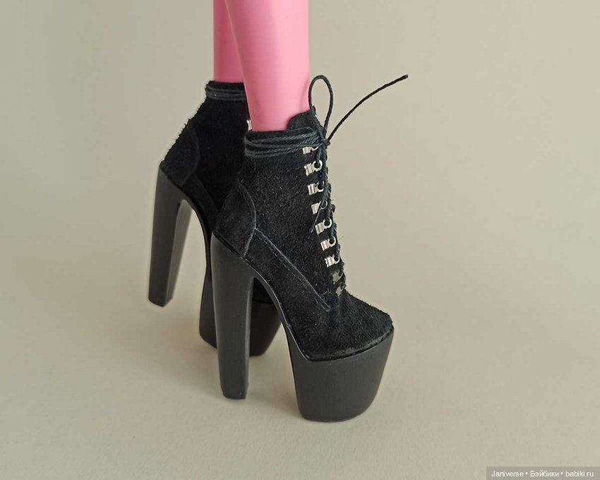 Любимая модель гигантесса Гулиопа Джелингтон, Gooliope Jellington