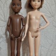 Темнокожая гендерная куколка нюд