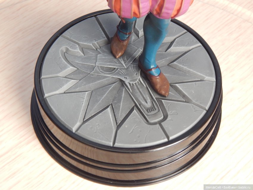 Сладкоголосый бард по имени Лютик