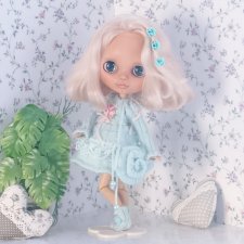 Вяжу куколкам..  голубой...