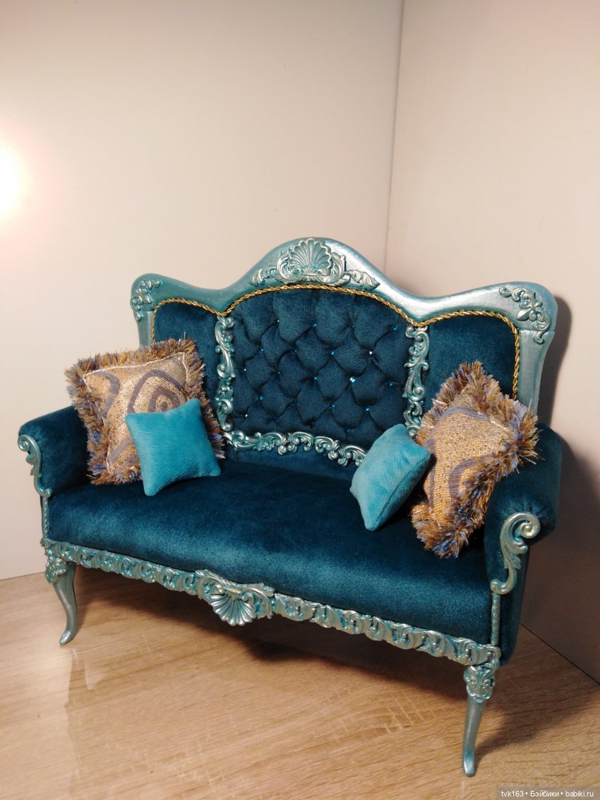 Изумрудный диванчик для кукол от 40см (фото 2)