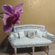 Диванчик жемчужный