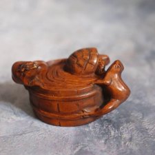 Нэцкэ "Лягушка, черепаха и мышь"