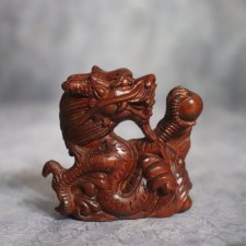 Нэцкэ, окимоно "Дракон в волнах".