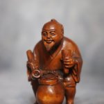 Нэцкэ "Продавец пива".