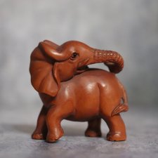 Нэцкэ "Оглянувшийся слон". Винтаж, более 50 лет!