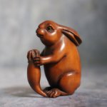 Нэцкэ "Кролик с морковкой". Винтаж! Более 50 лет.