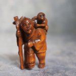 Нэцкэ "Японец с обезьянкой"