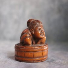 Нэцкэ "Женщина в ванне". Винтаж!