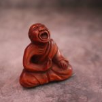 Нэцкэ "Чихающий" Самшит, резьба. Подписана автором.