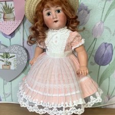 Милая девочка Goebel 120