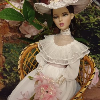 Белой акации гроздья душистые