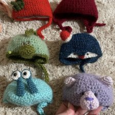 Лотом 6 шапочек для Паола Рейна