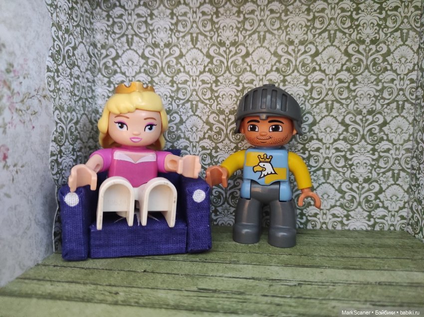 Домик для Duplo человечков