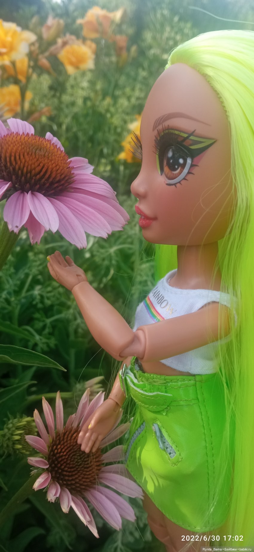 Кусочек лета с яркой Кармой (фото 10)