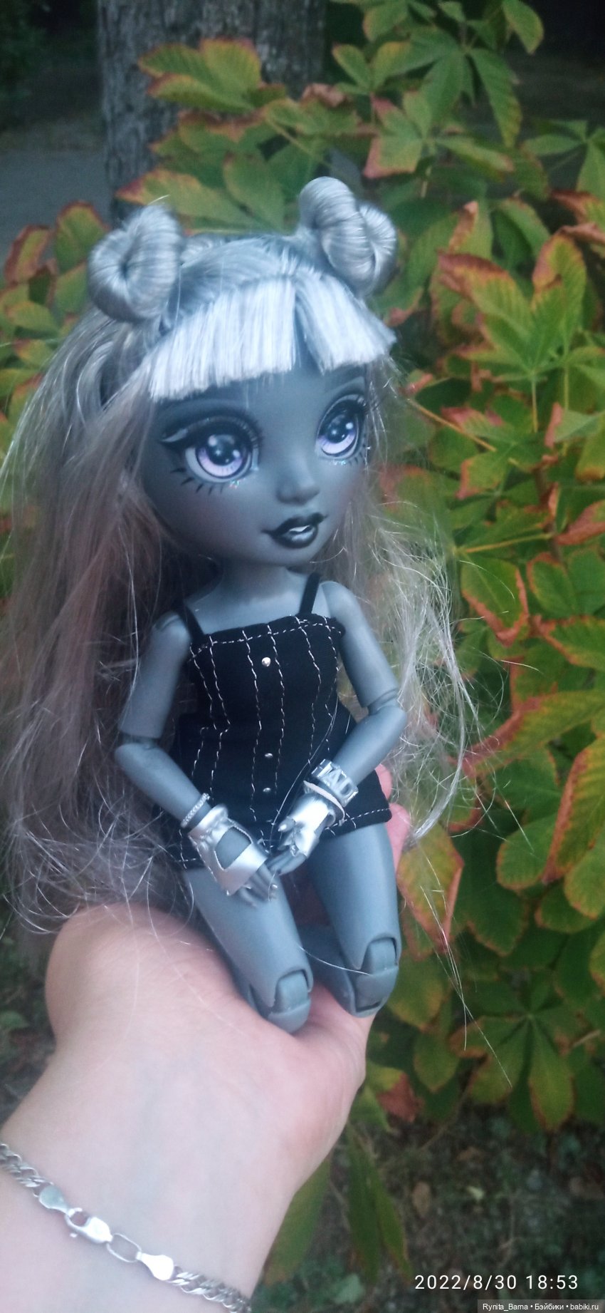 Прекрасная Луна среди бела дня