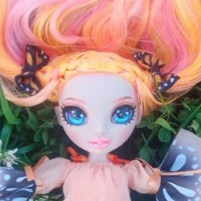 Малышка Поппи на прогулке