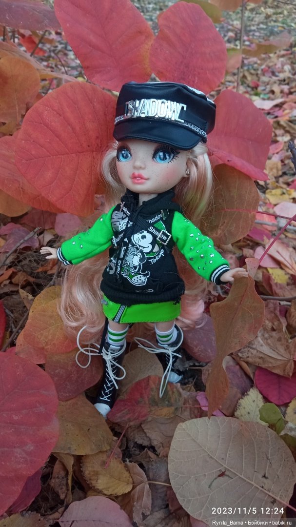 Вики на прогулке🍁 — Куклы Rainbow High (Рейнбоу Хай (фото 4)