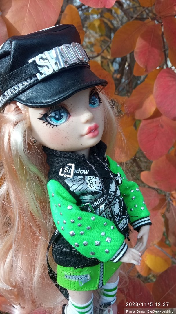Вики на прогулке🍁 — Куклы Rainbow High (Рейнбоу Хай