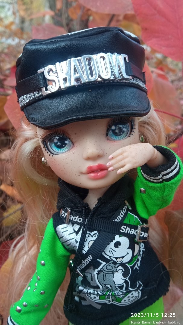 Вики на прогулке🍁 — Куклы Rainbow High (Рейнбоу Хай