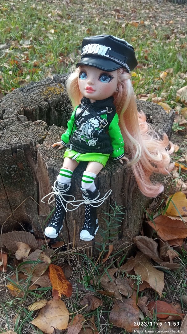 Вики на прогулке🍁 — Куклы Rainbow High (Рейнбоу Хай