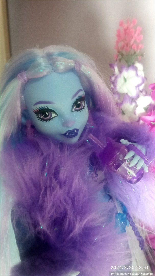 Шикарная Эбби Боминейбл ❄🩵❤ (фото 8)