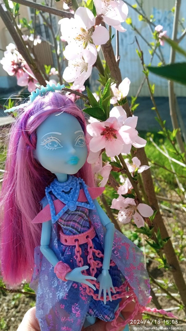 Девочка без лица: прелестная Киеми Хантерли 💜🌸