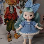 Шарнирная кукла баболи в одежде ручной работы.