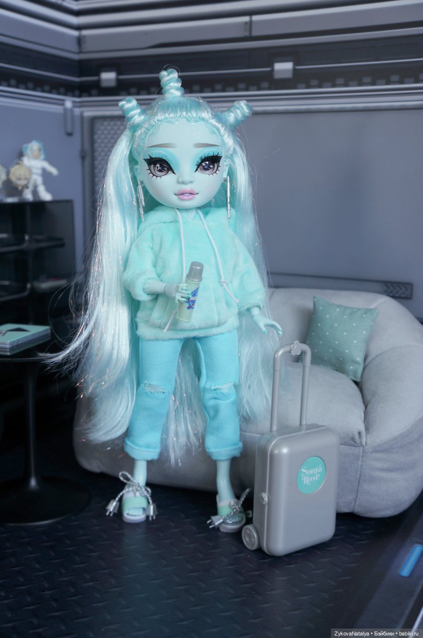 Инопланетянка или счастливая история о том, как хомяк победил жабу)))