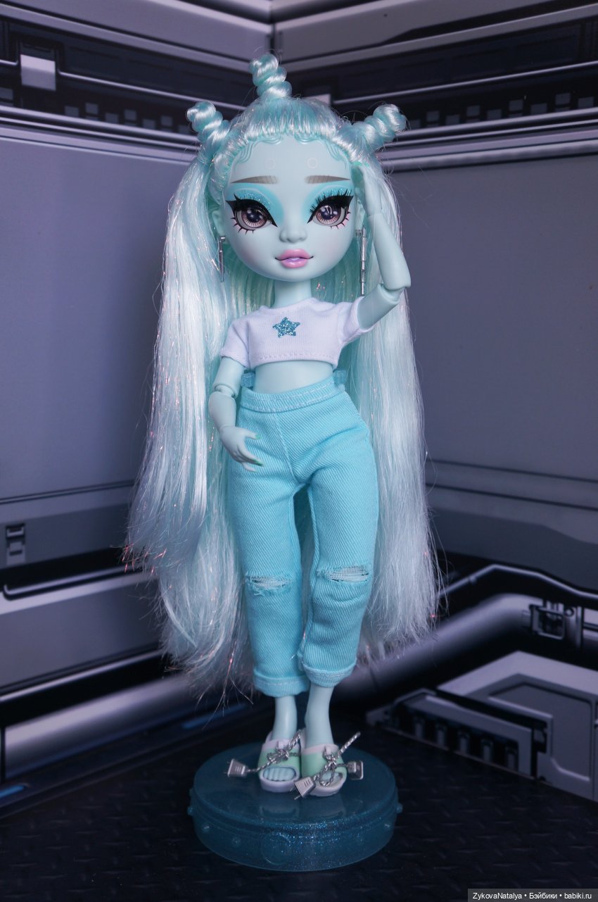 Инопланетянка или счастливая история о том, как хомяк победил жабу)))