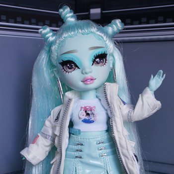 Инопланетянка или счастливая история о том, как хомяк победил жабу)))