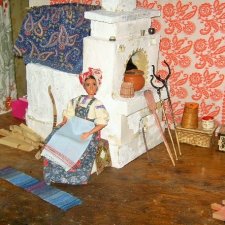 Как у нас в печурочке золотые чурочки.