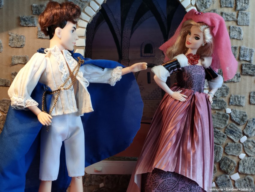 Поближе к камину, господа