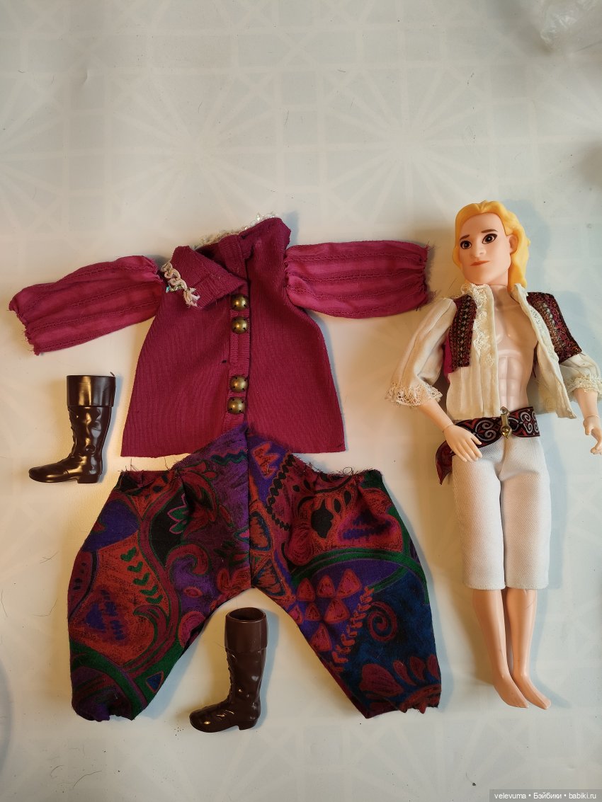 Поближе к камину, господа