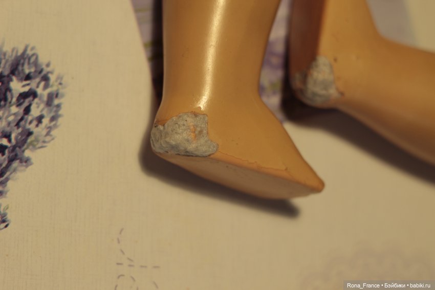 Вот, папье-маше на кукле из тортулона (в пятку вложен пористый кусок, сверху папье-маше)