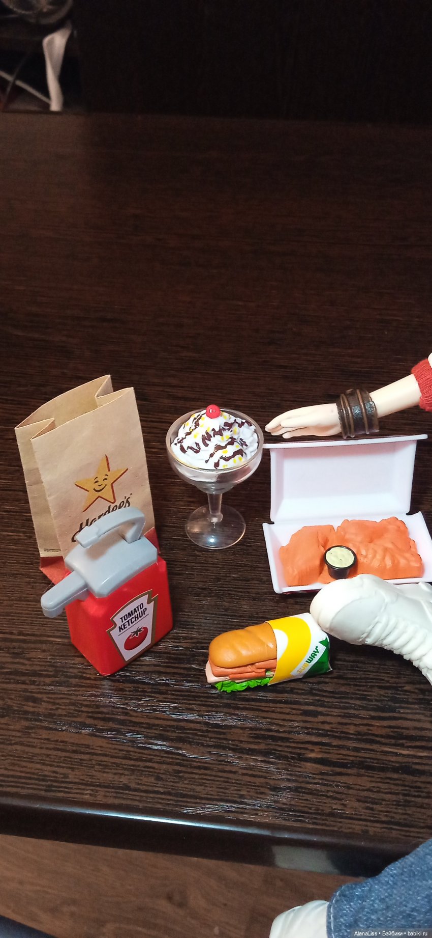 Zuru mini Brends: foodie. Что внутри