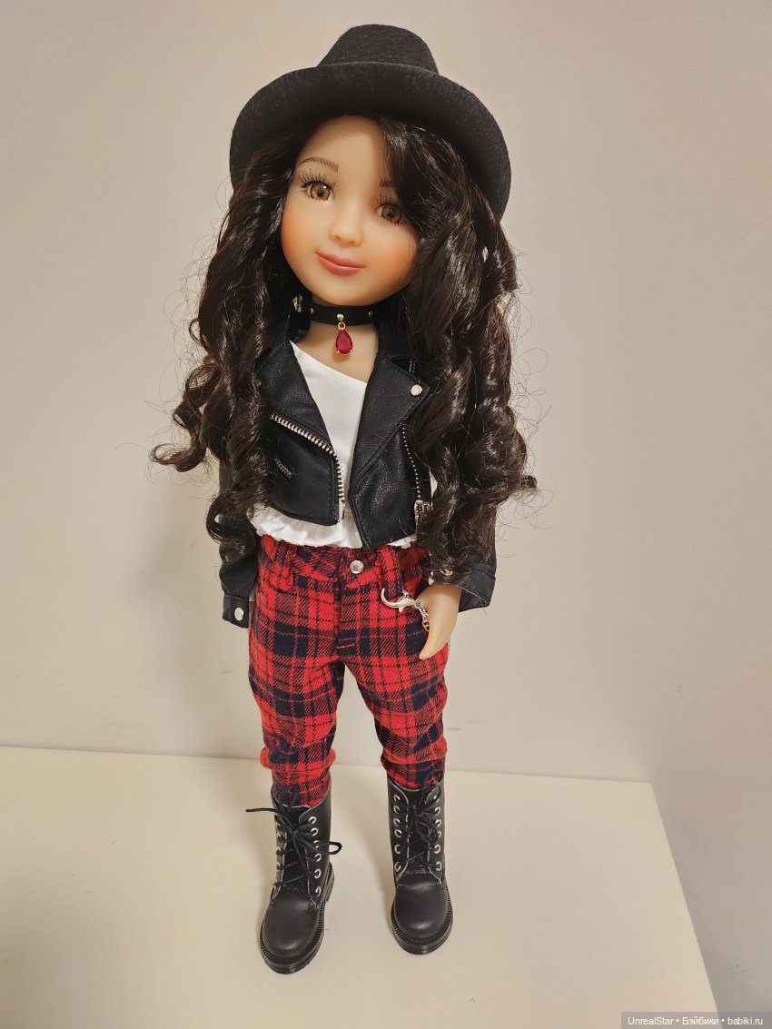 Смена образа — Куклы Ruby Red (Руби Ред) Fashion Friends: Siblies (фото 7)
