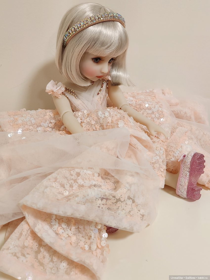 Смена образа — Куклы Ruby Red (Руби Ред) Fashion Friends: Siblies (фото 2)