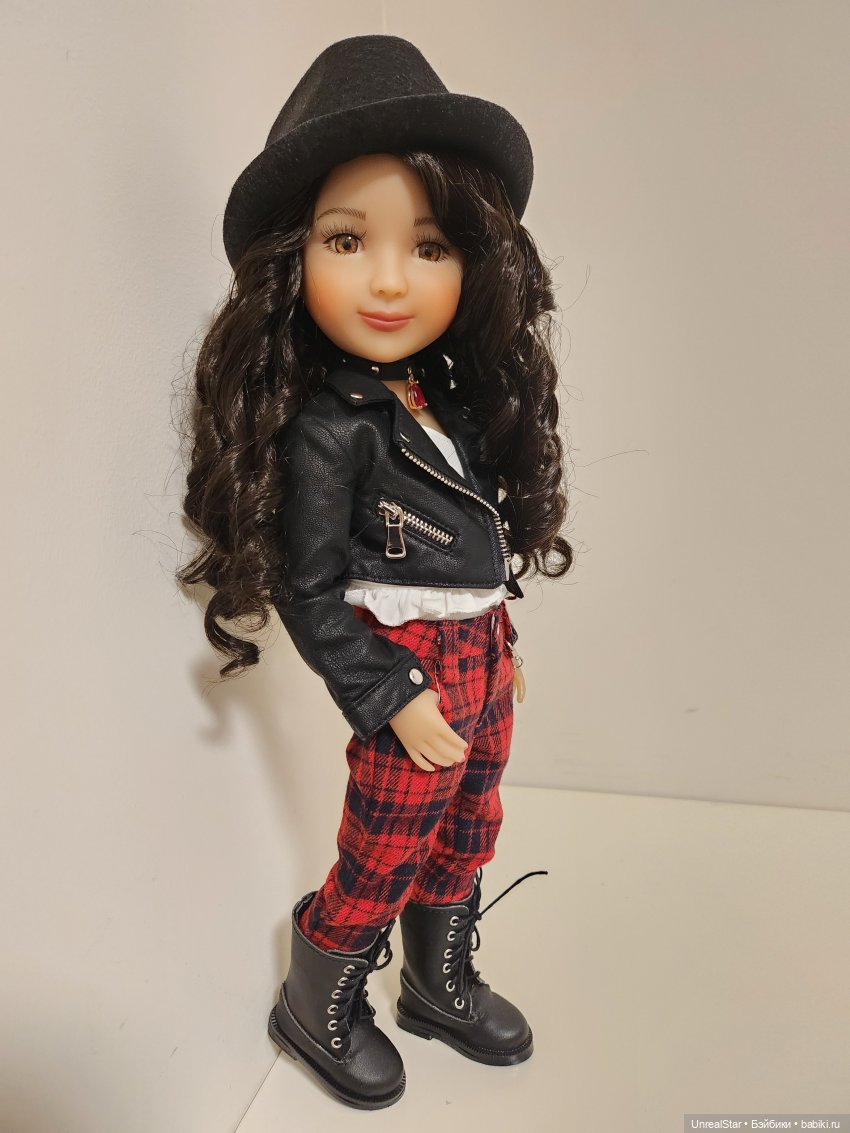 Смена образа — Куклы Ruby Red (Руби Ред) Fashion Friends: Siblies (фото 9)