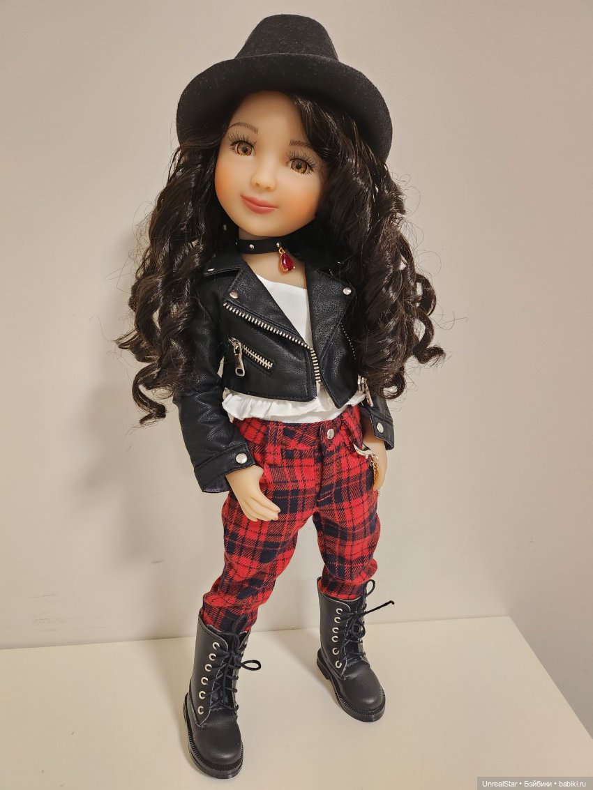 Смена образа — Куклы Ruby Red (Руби Ред) Fashion Friends: Siblies (фото 10)