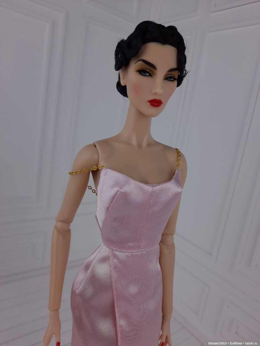 Небольшая коллекция простых атласных платьев (фото 3)