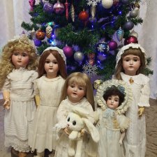 Новогодние праздники с антикварными куклами