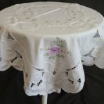 Красивая винтажная скатерть