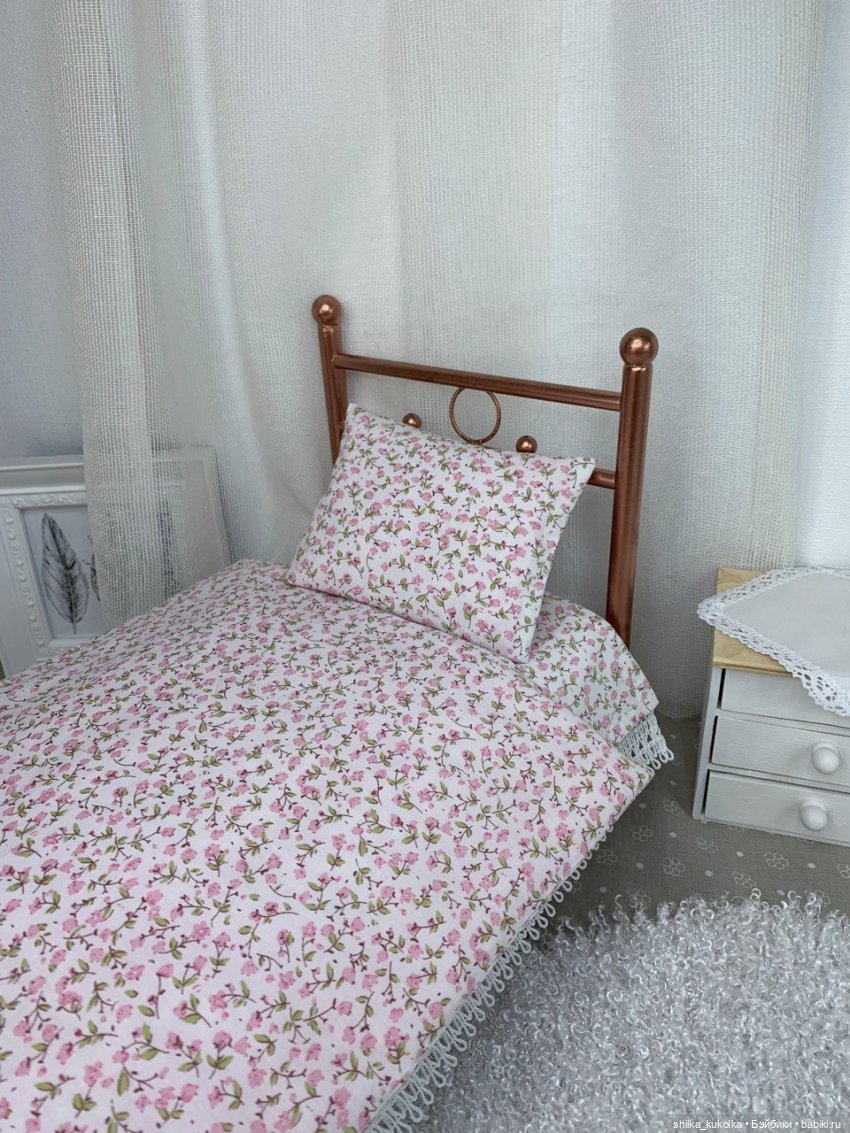 Кукольная постель со сменным бельём (фото 8)