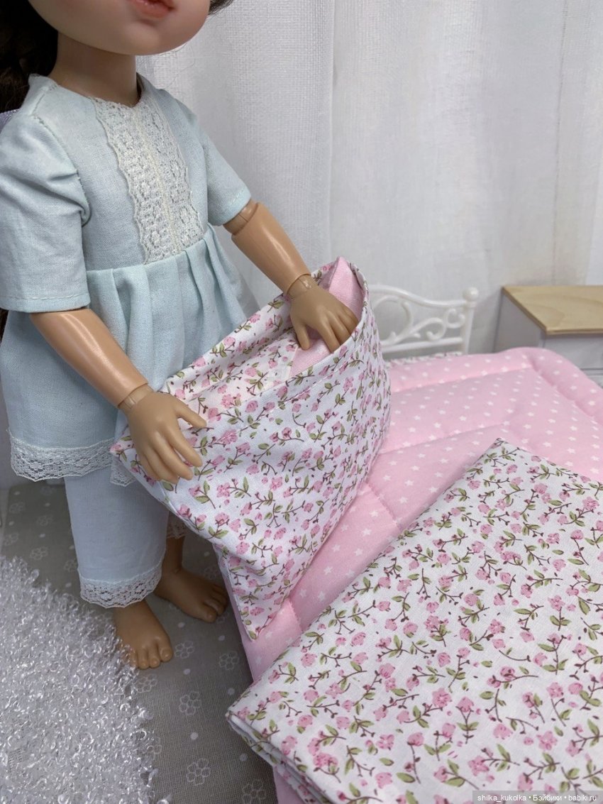 Кукольная постель со сменным бельём (фото 4)