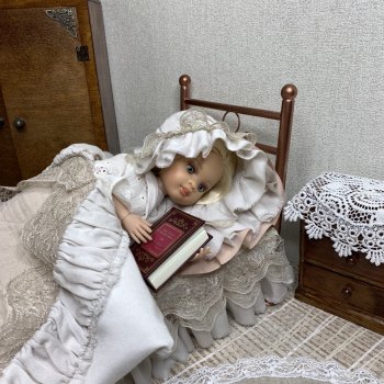 Винтажная постелька для девочек Паола Рейна