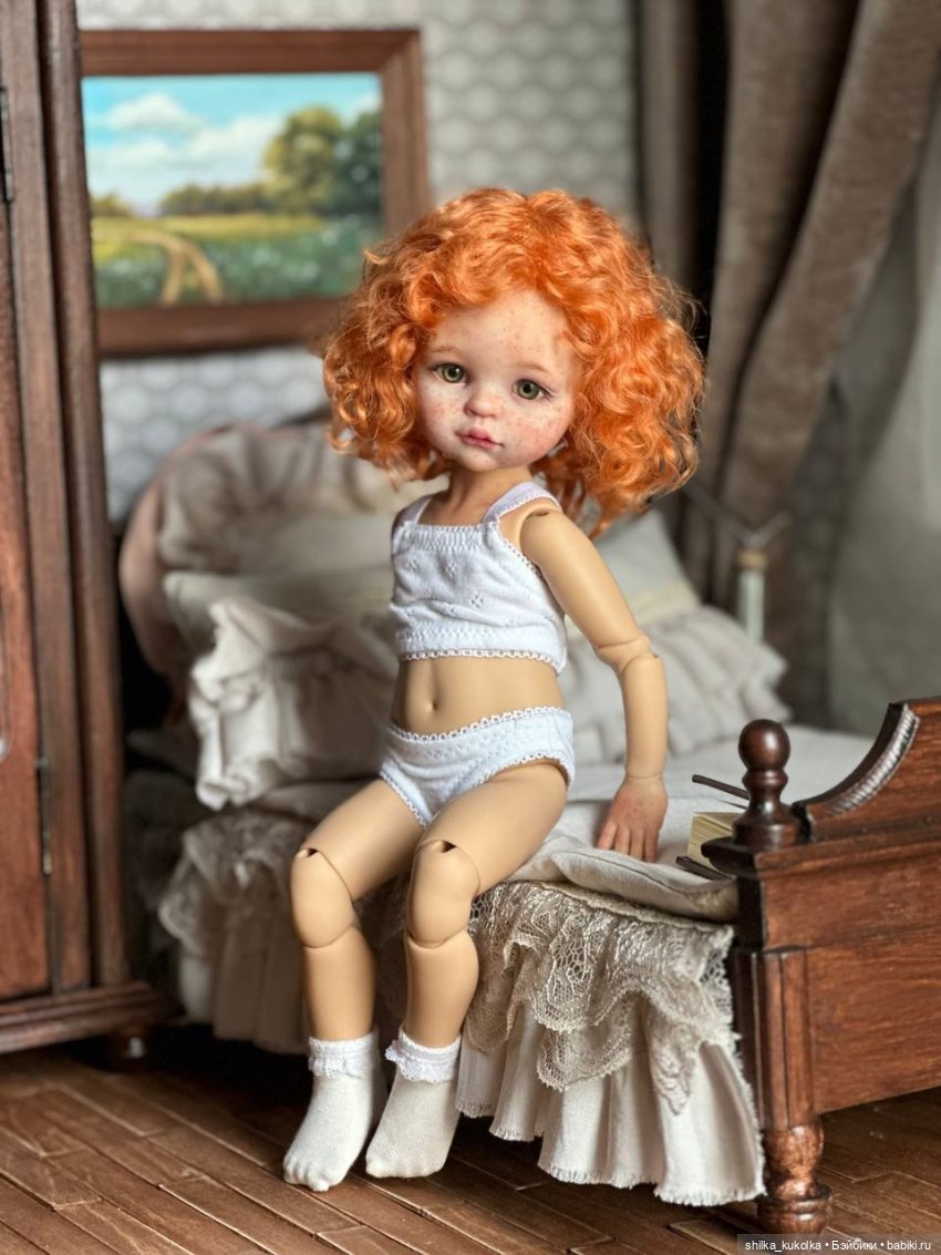 Постель для изысканной кукольной спальни