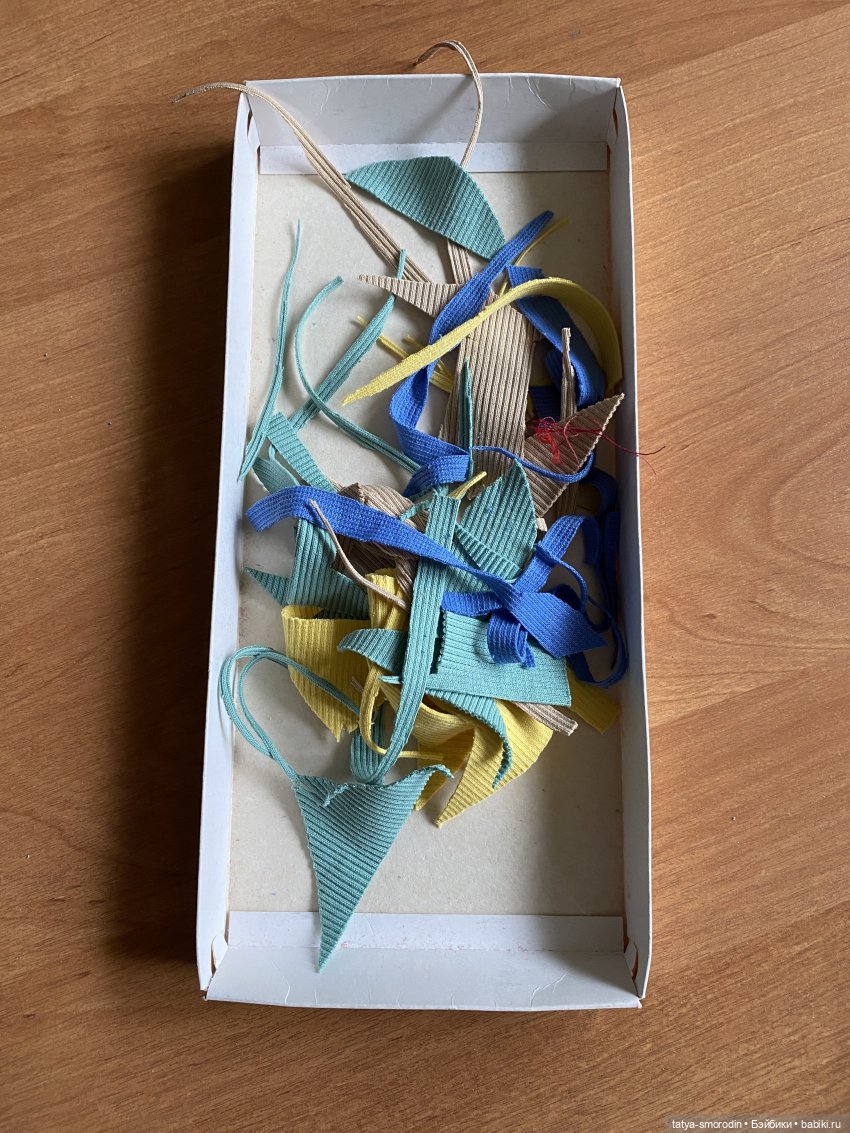 Изменить однотонную вещь — Одежда и обувь для кукол своими руками: фото (фото 9)